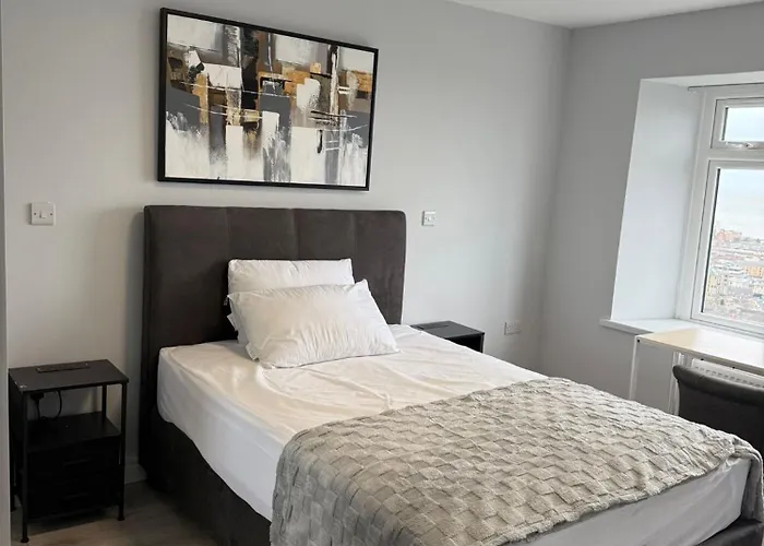 Luxury 2 Bedroom Appartment With Sea Garden View