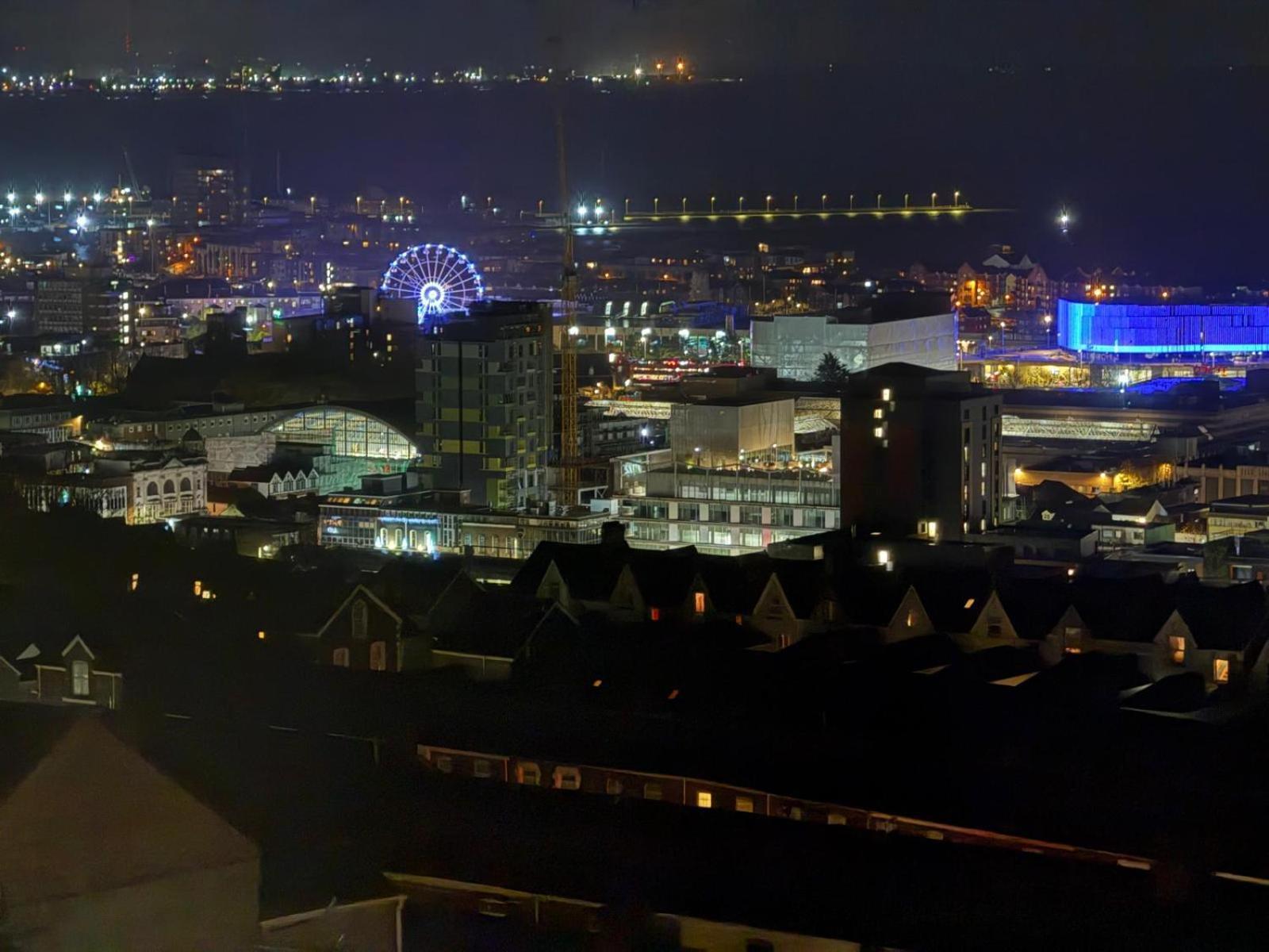 Luxury 2 Bedroom With Sea Garden View * Swansea