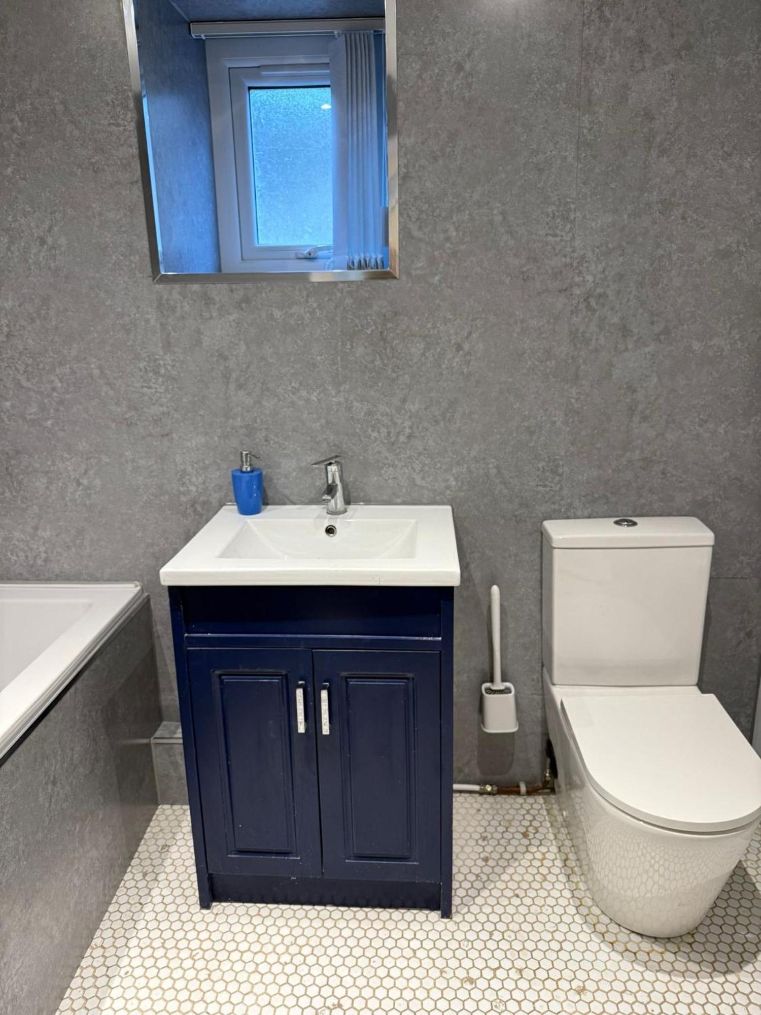 Luxury 2 Bedroom With Sea Garden View Apartment *